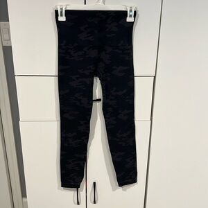 Spanx camo ankle leggings . Size M